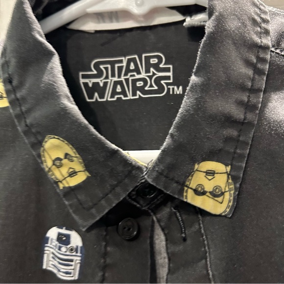 Preowned boys H&M  Star Wars buttonup shirt Size 7/8 black Darth Vader R2D2 C3P0 - Picture 6 of 6